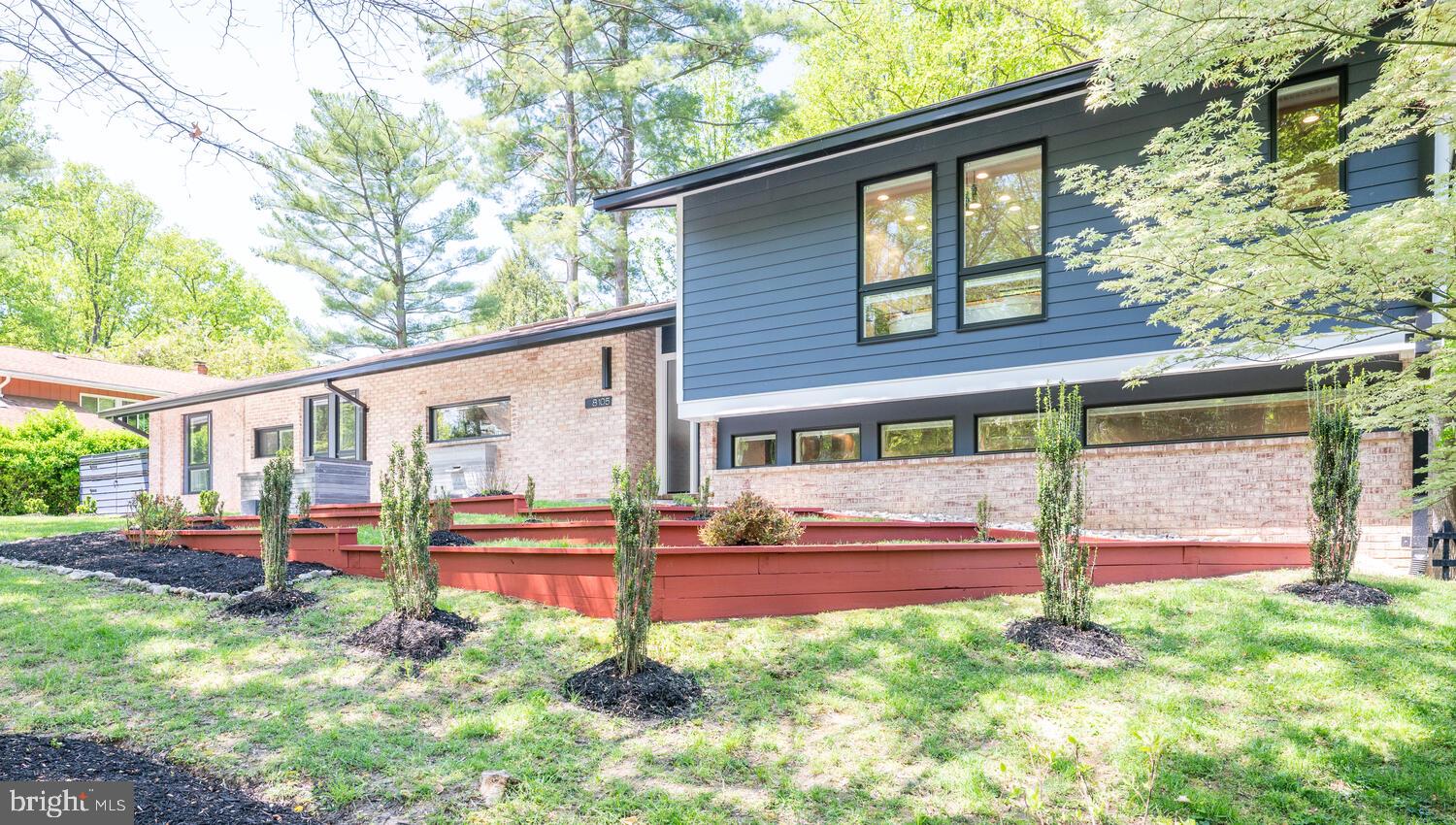 8105 Glenmore Spring Road Bethesda, MD 20817 - Photo 4 of 69