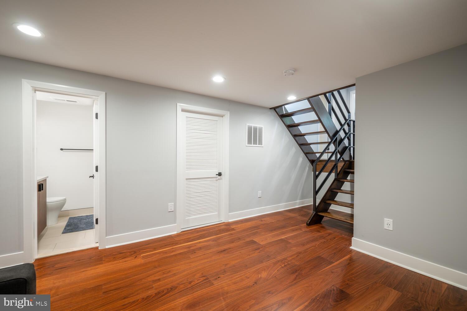 8105 Glenmore Spring Road Bethesda, MD 20817 - Photo 45 of 69