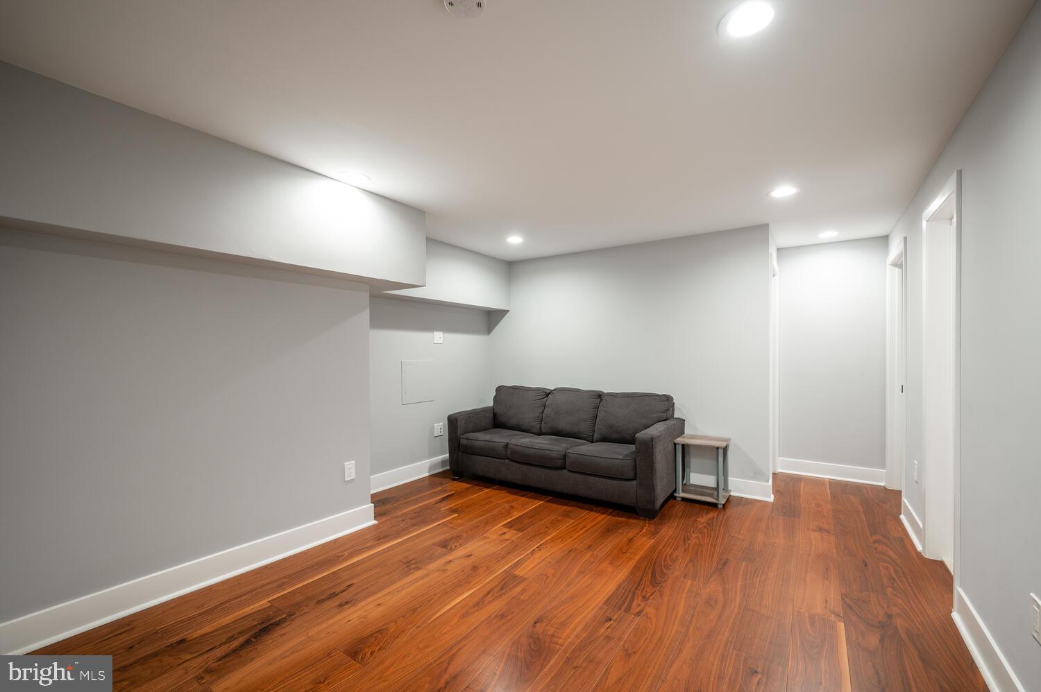 8105 Glenmore Spring Road Bethesda, MD 20817 - Photo 46 of 69