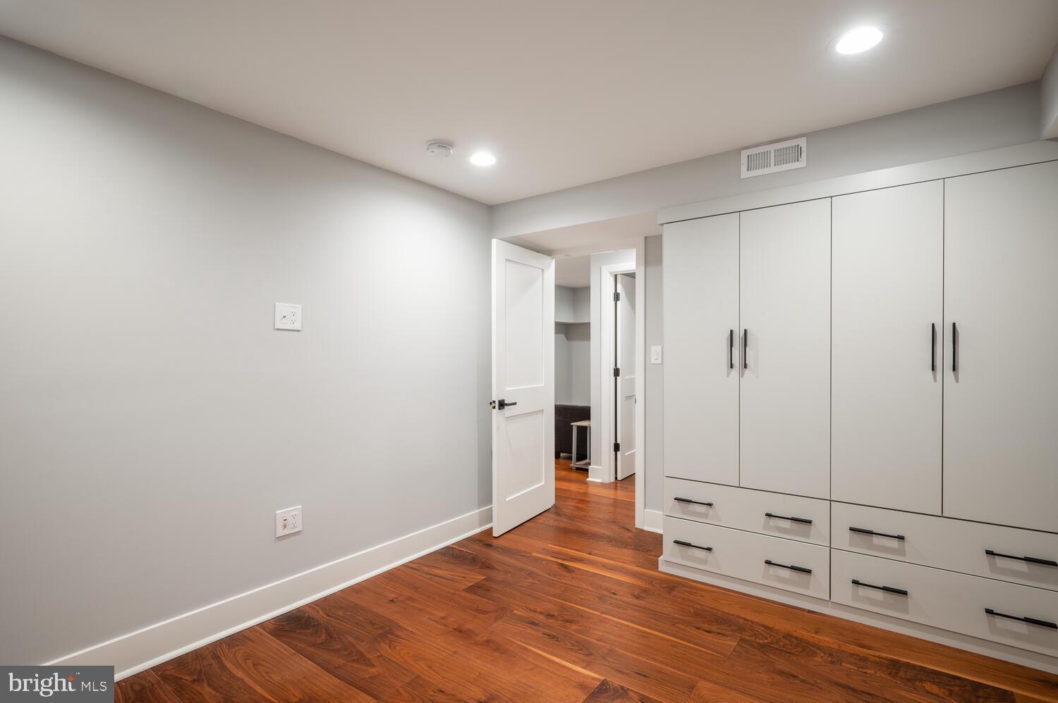 8105 Glenmore Spring Road Bethesda, MD 20817 - Photo 47 of 69