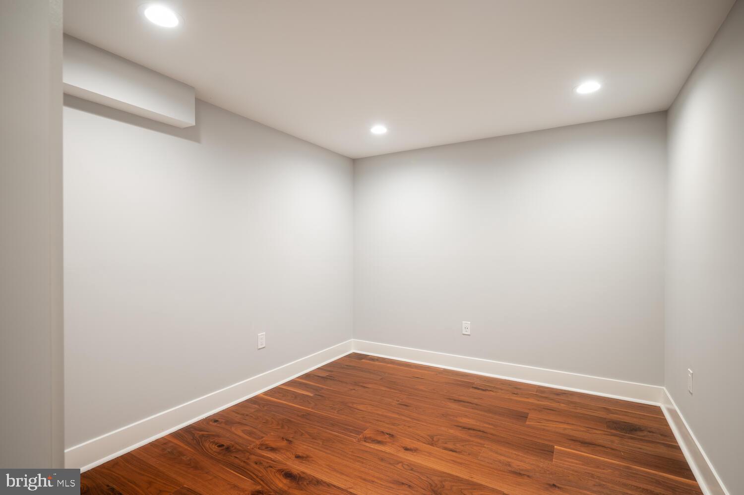 8105 Glenmore Spring Road Bethesda, MD 20817 - Photo 49 of 69