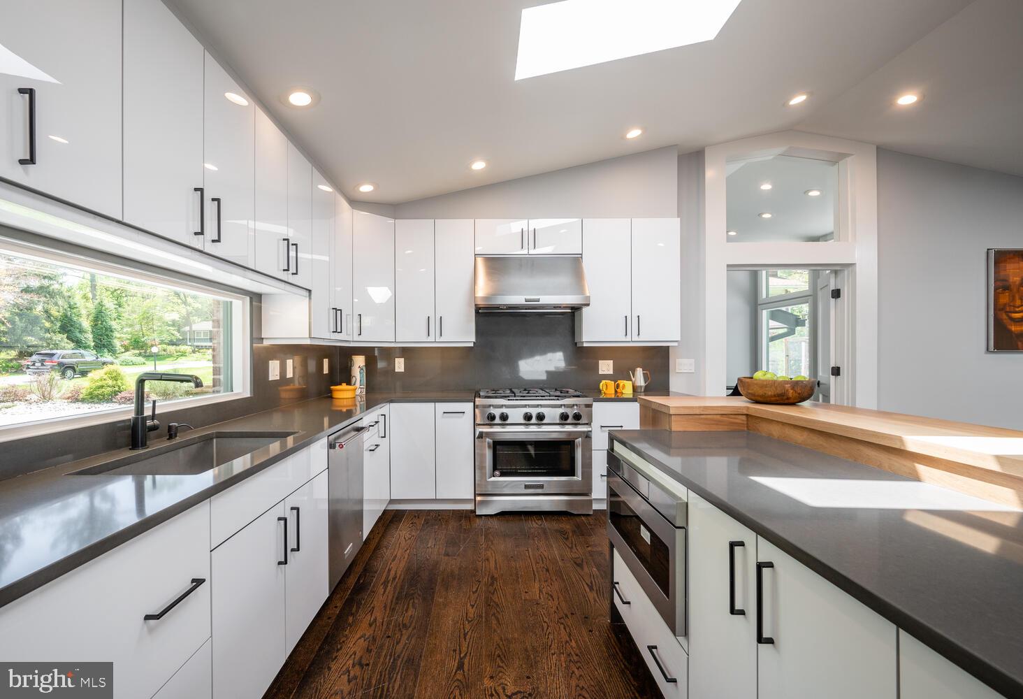 8105 Glenmore Spring Road Bethesda, MD 20817 - Photo 10 of 69