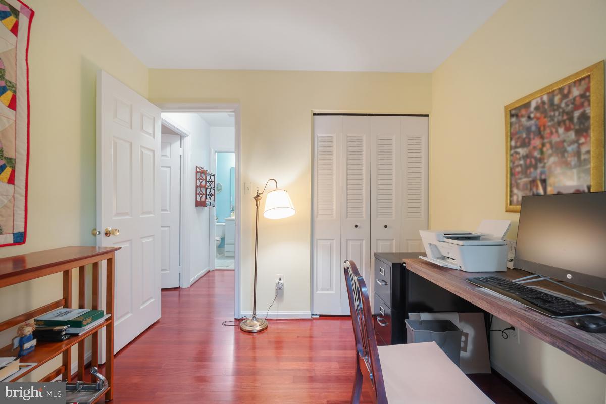 2177 Pond View Court Reston, VA 20191 - Photo 27 of 45 Gallery Image 27