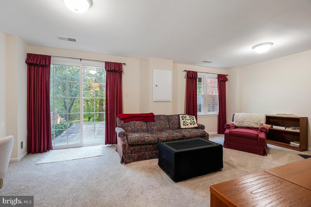 2177 Pond View Court Reston, VA 20191 - Photo 36 of 45 Gallery Image 36