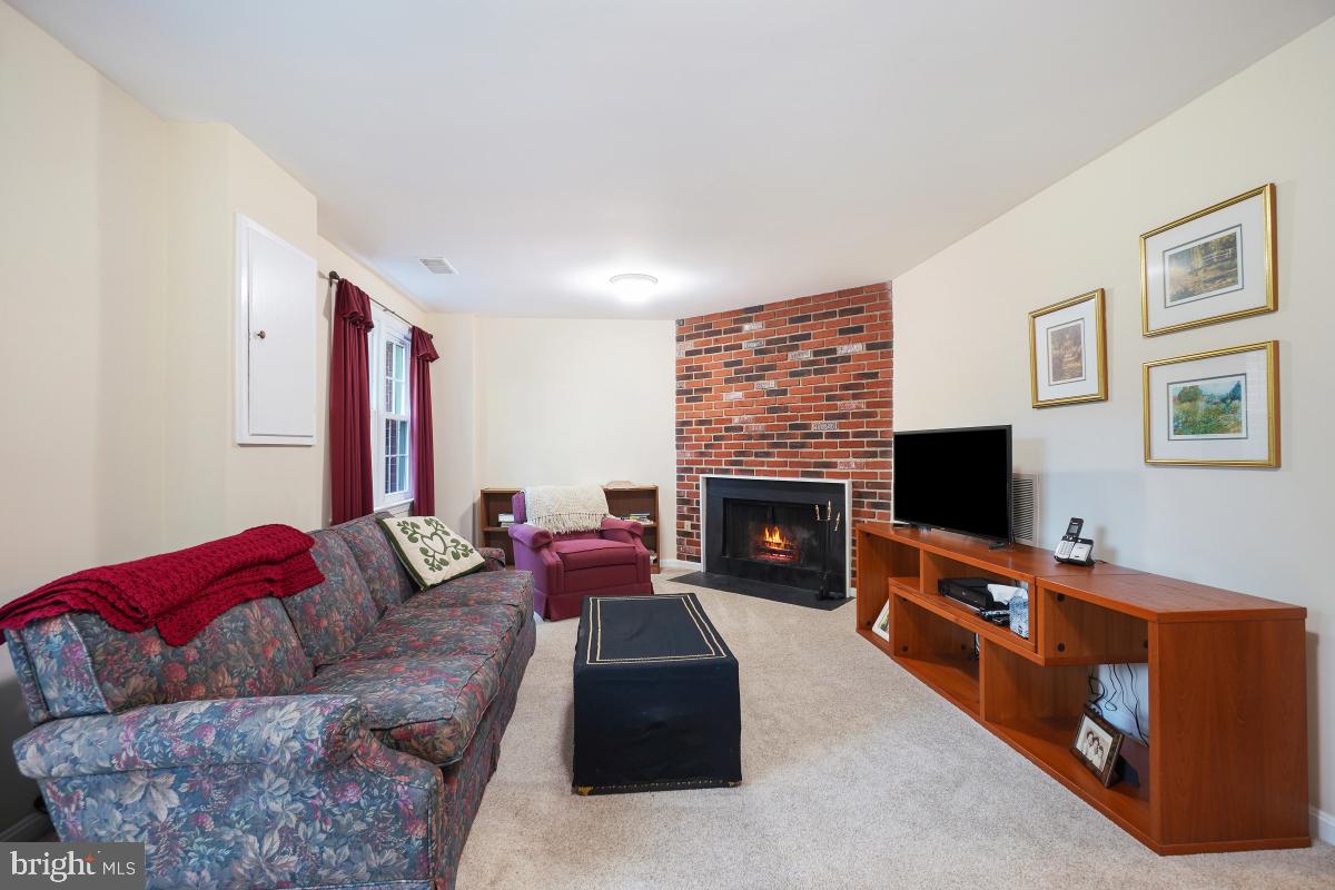 2177 Pond View Court Reston, VA 20191 - Photo 37 of 45 Gallery Image 37