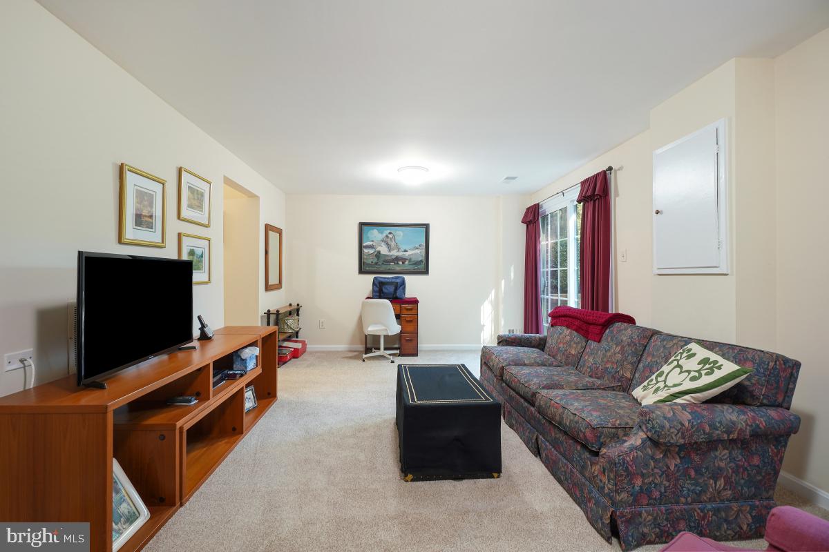 2177 Pond View Court Reston, VA 20191 - Photo 39 of 45 Gallery Image 39