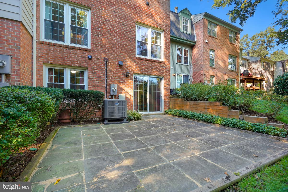 2177 Pond View Court Reston, VA 20191 - Photo 41 of 45 Gallery Image 41