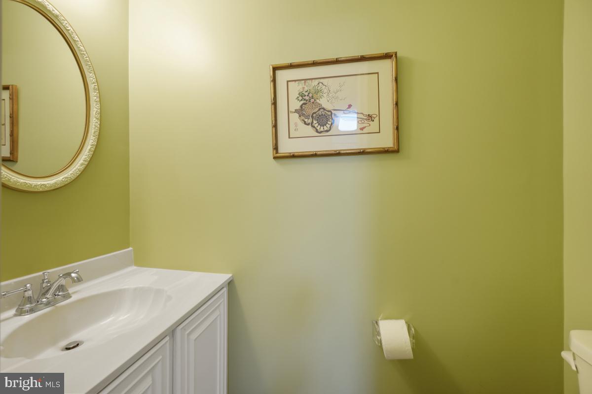2177 Pond View Court Reston, VA 20191 - Photo 6 of 45 Gallery Image 6