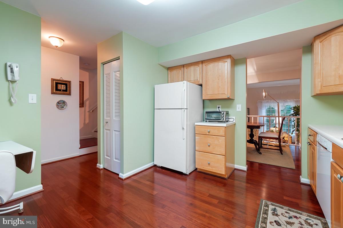 2177 Pond View Court Reston, VA 20191 - Photo 10 of 45 Gallery Image 10