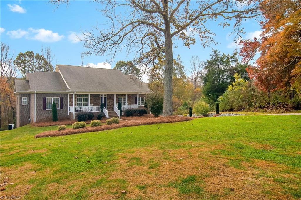 7401 Craigberry Court Rural Hall, NC 27045 - Photo 3 of 29 Gallery Image 3