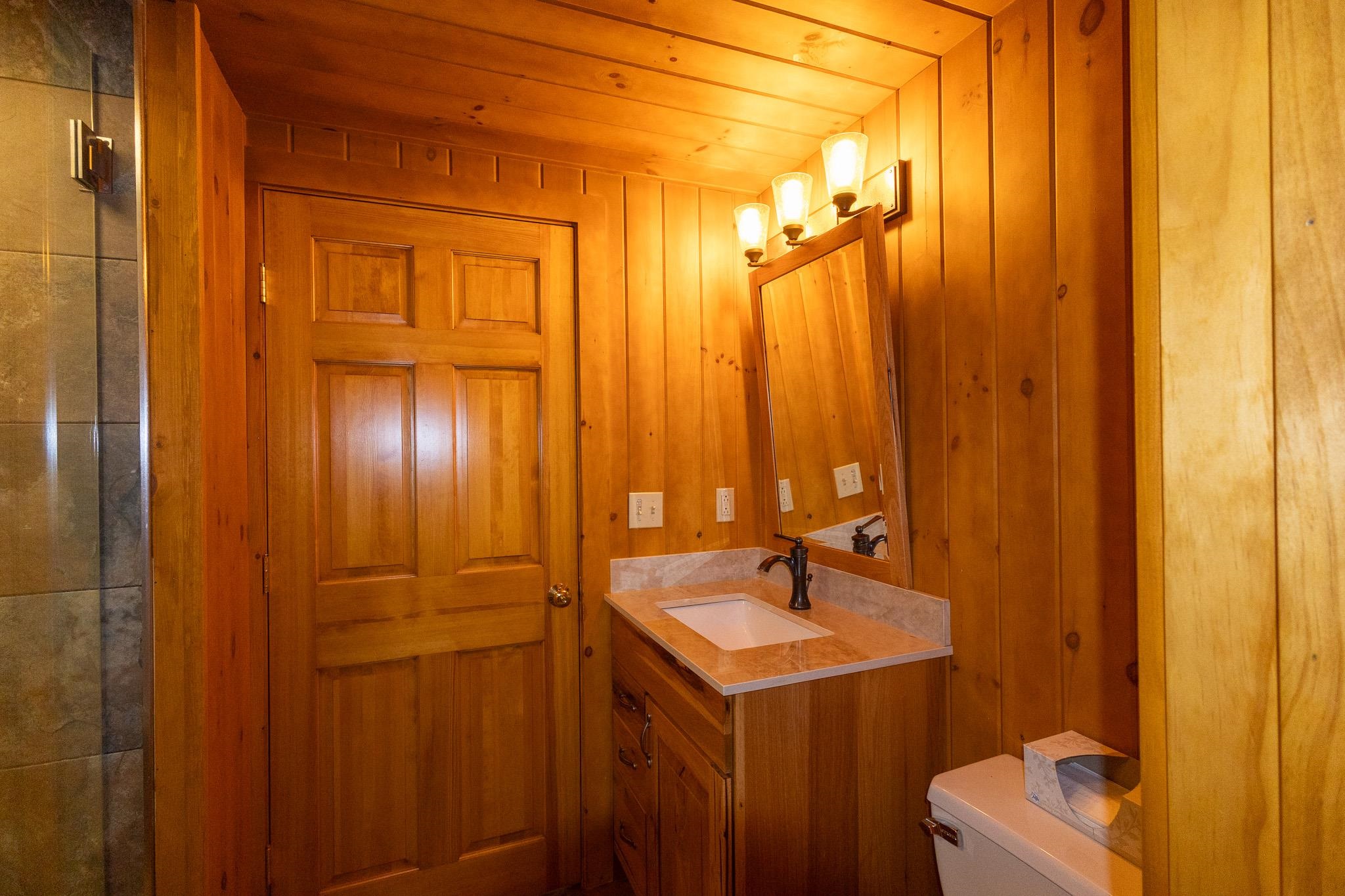 1209 Wildlife Road Hartford, VT 05001 - Photo 19 of 51