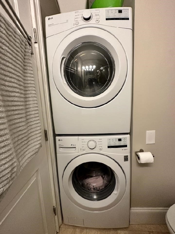 290 Columbus Avenue, Unit 4 Boston, MA 02116 - Photo 11 of 11 a utility room with dryer and washer