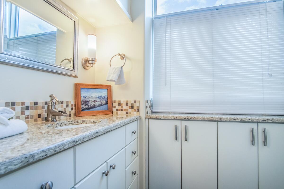 340 River Street West, Unit 140 Ketchum, ID 83340 - Photo 14 of 17 Loft Bathroom