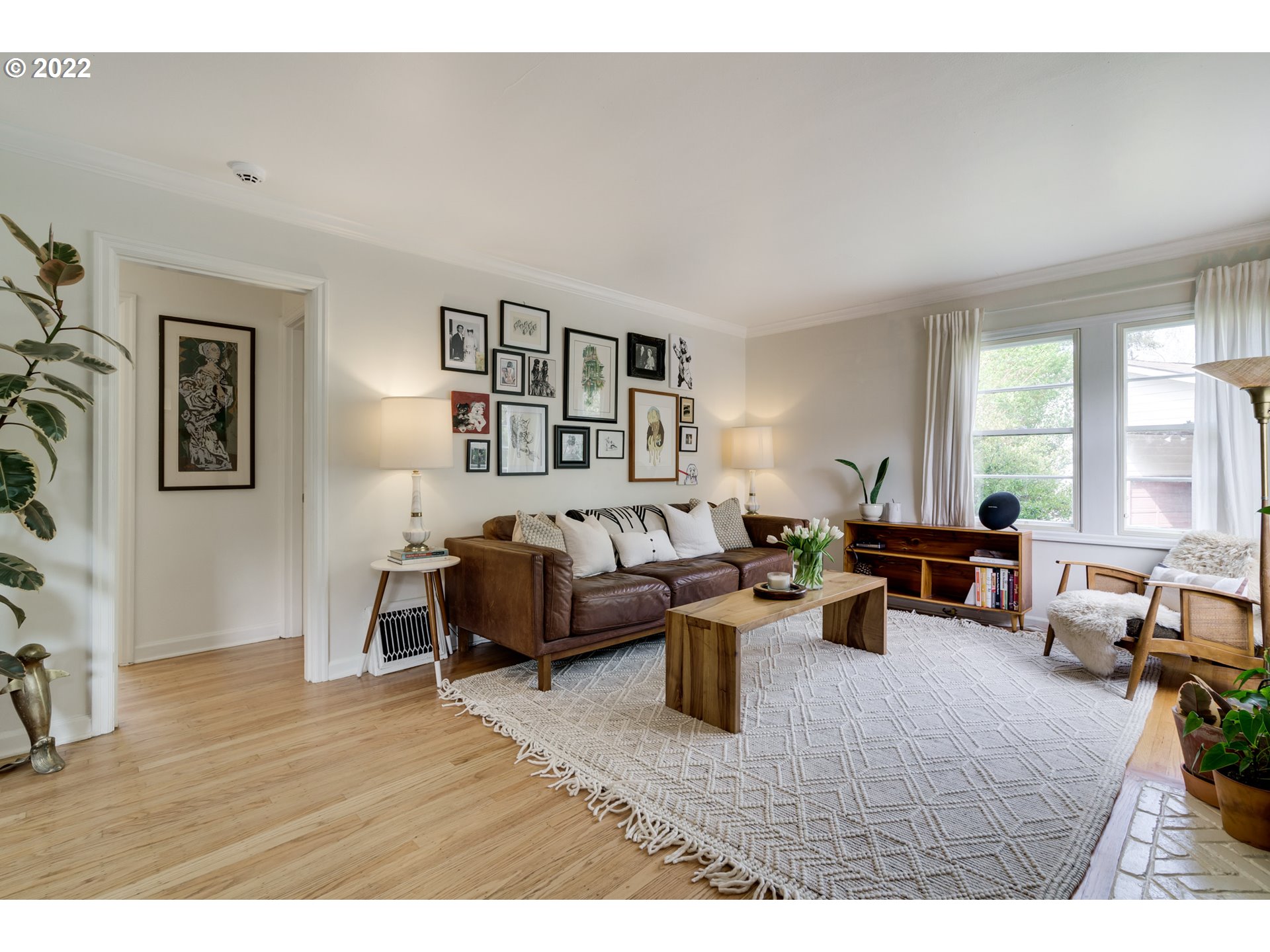 3049 Southwest Flower Terrace Portland, OR 97239 - Photo 2 of 32 Gallery Image 2