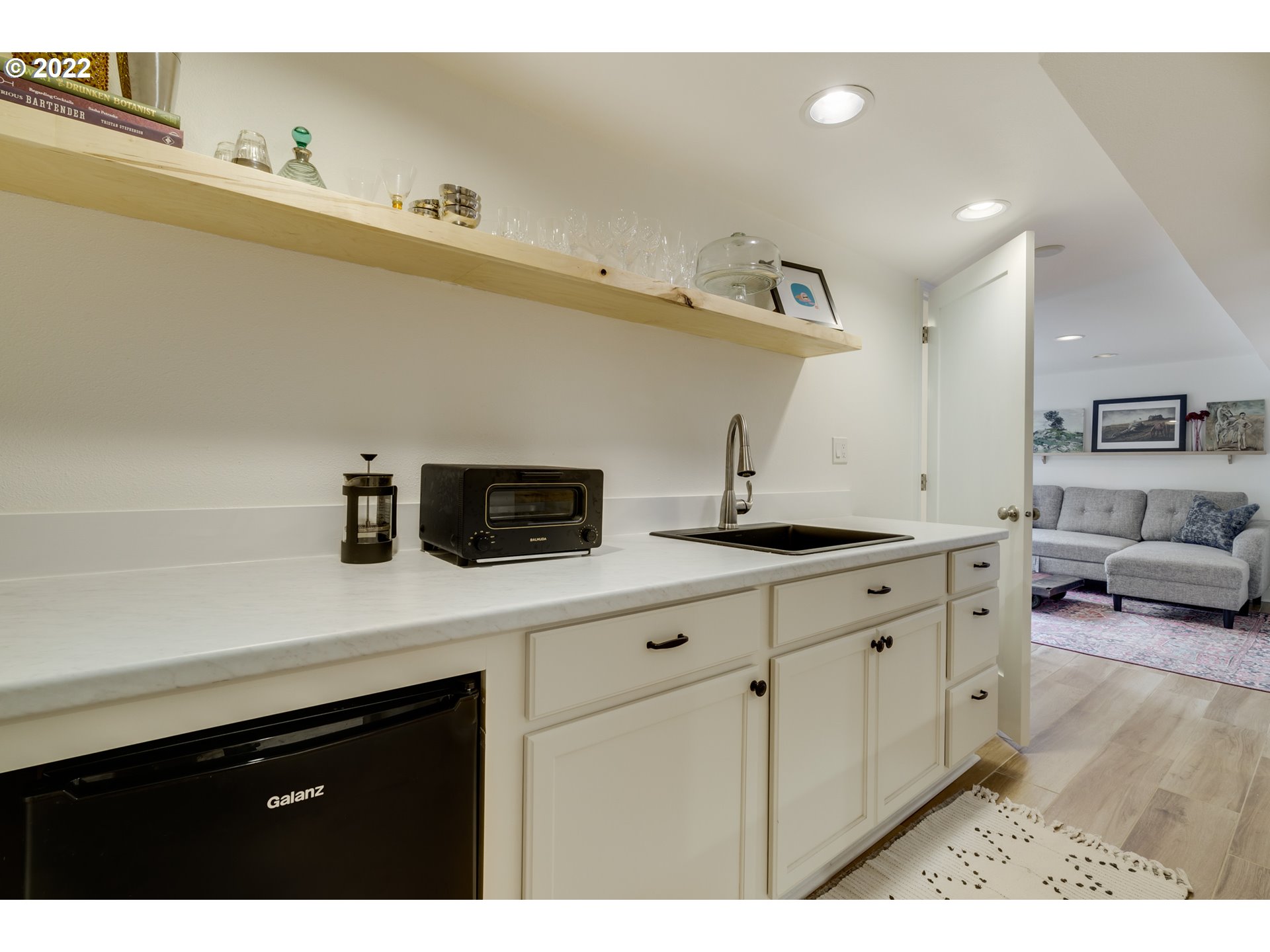 3049 Southwest Flower Terrace Portland, OR 97239 - Photo 25 of 32 Gallery Image 25
