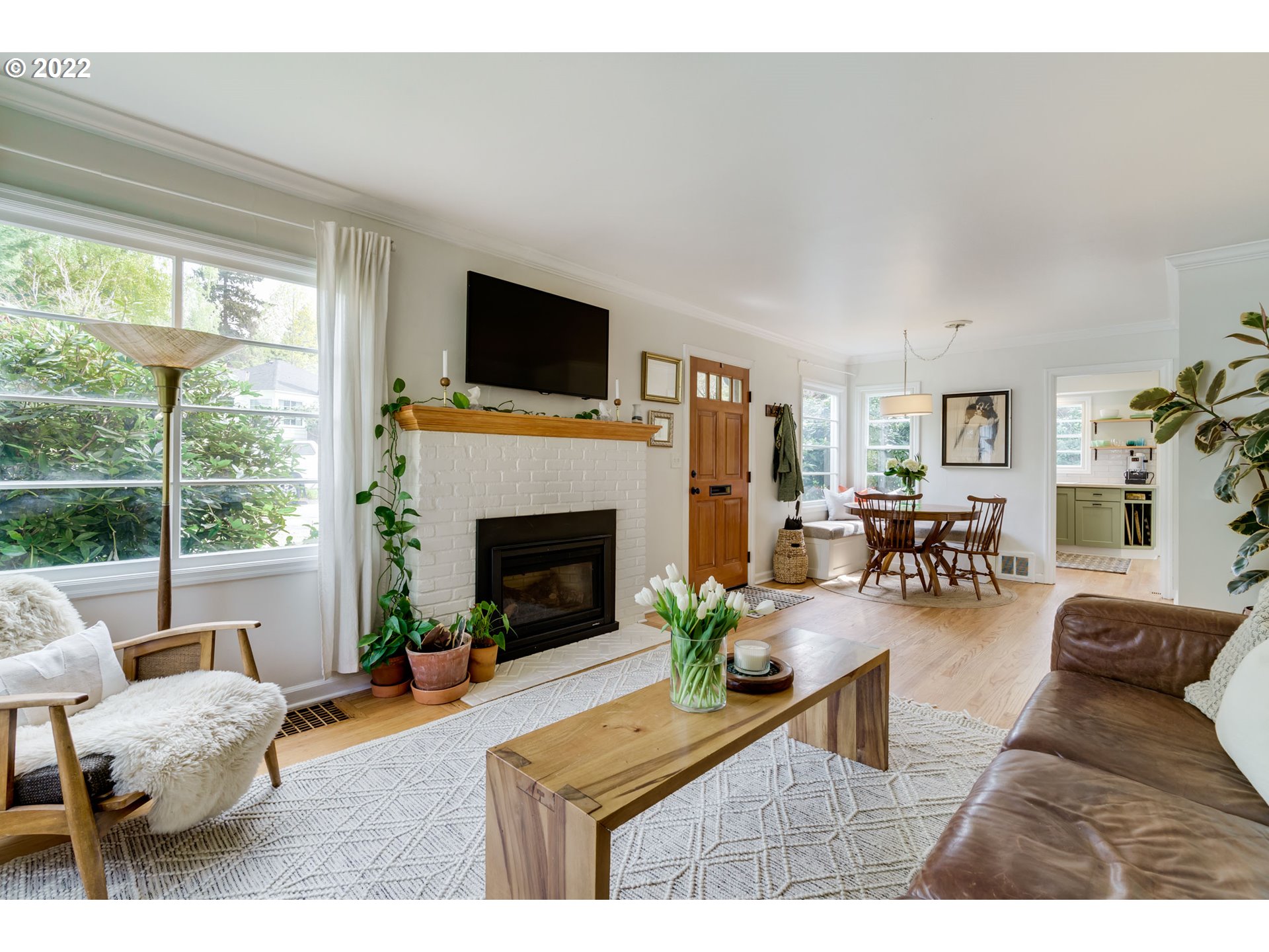 3049 Southwest Flower Terrace Portland, OR 97239 - Photo 4 of 32 Gallery Image 4