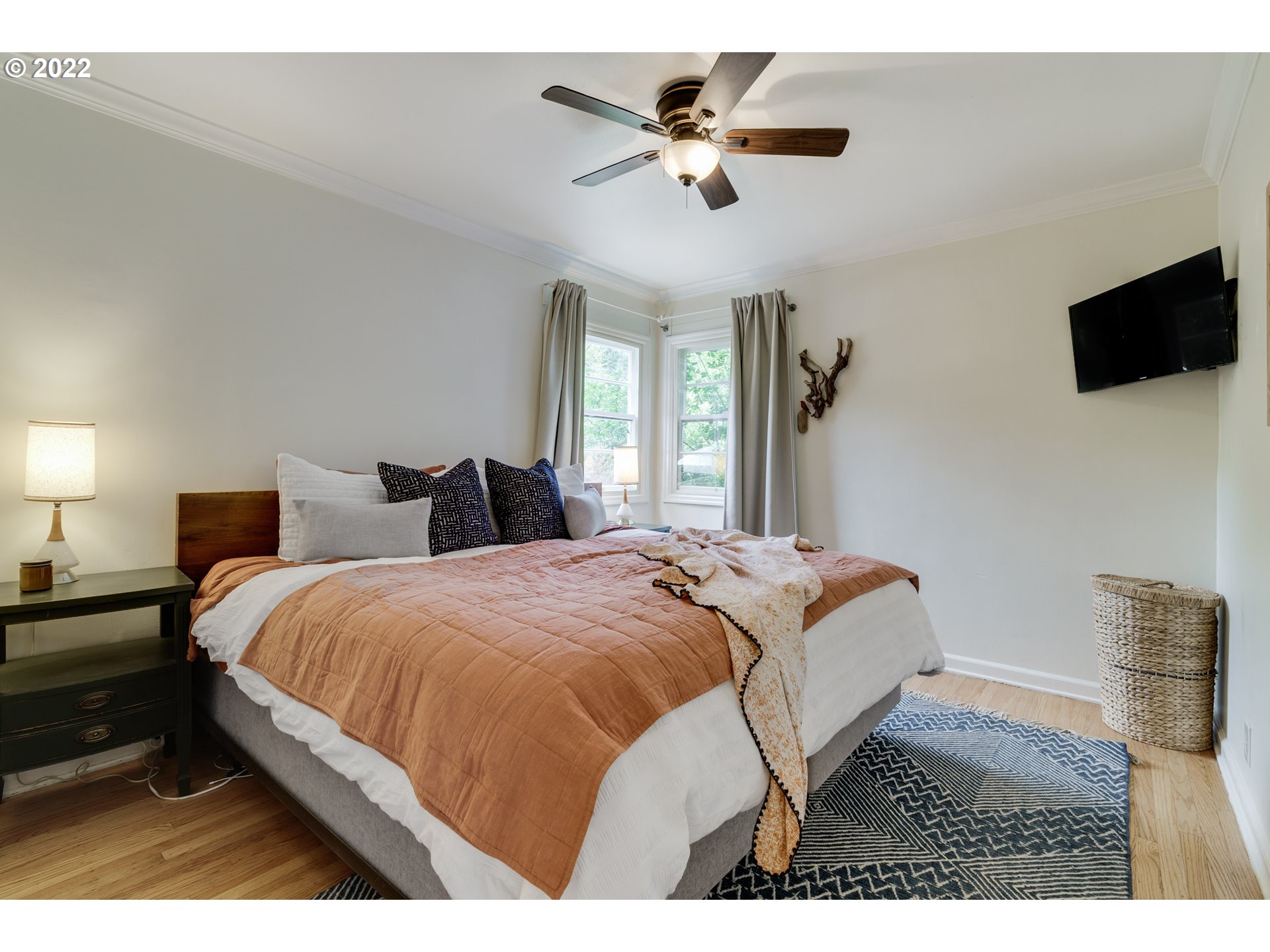 3049 Southwest Flower Terrace Portland, OR 97239 - Photo 10 of 32 Gallery Image 10