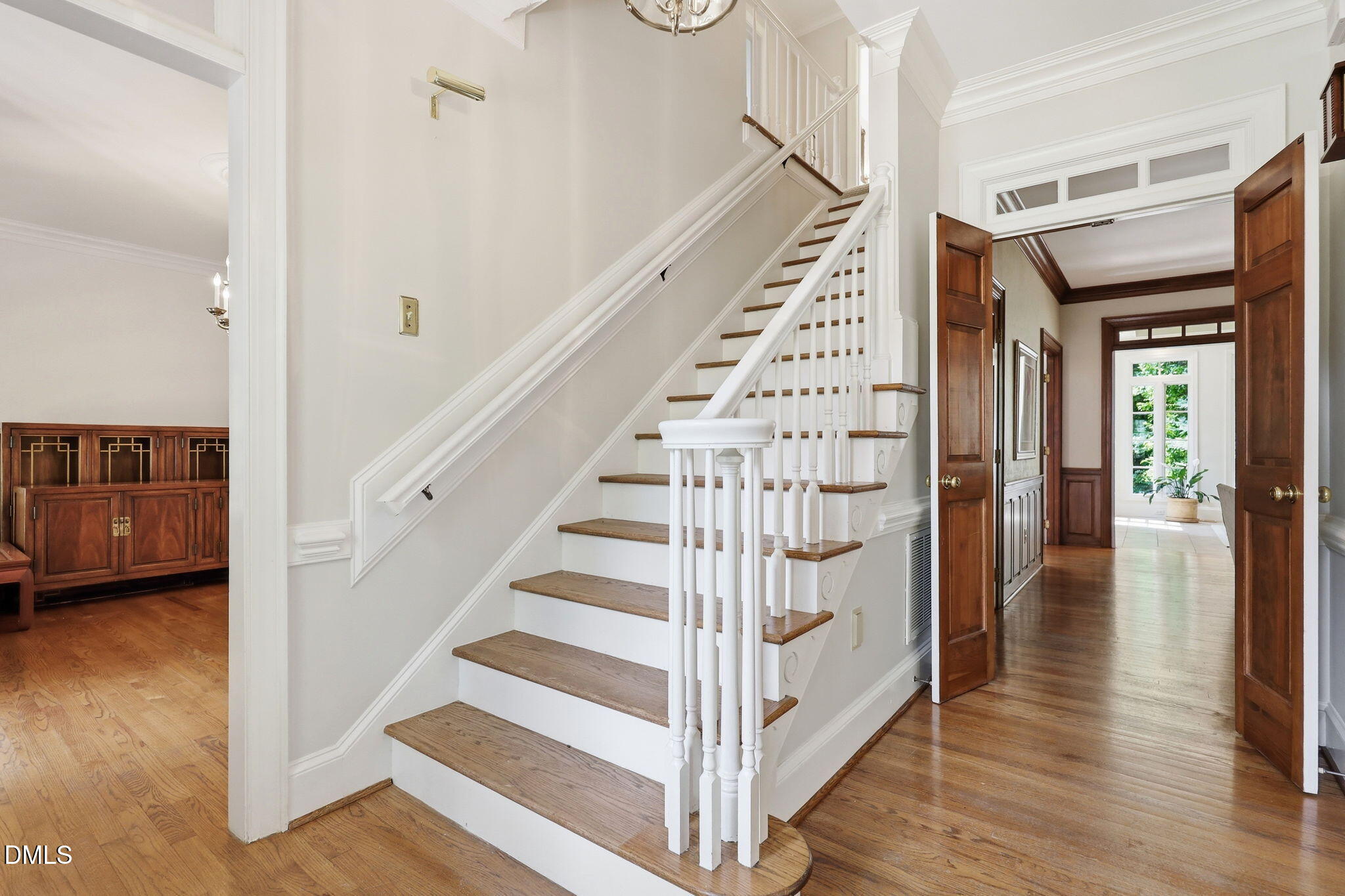 7305 Bay Hill Court Raleigh, NC 27615 - Photo 5 of 63 Foyer2