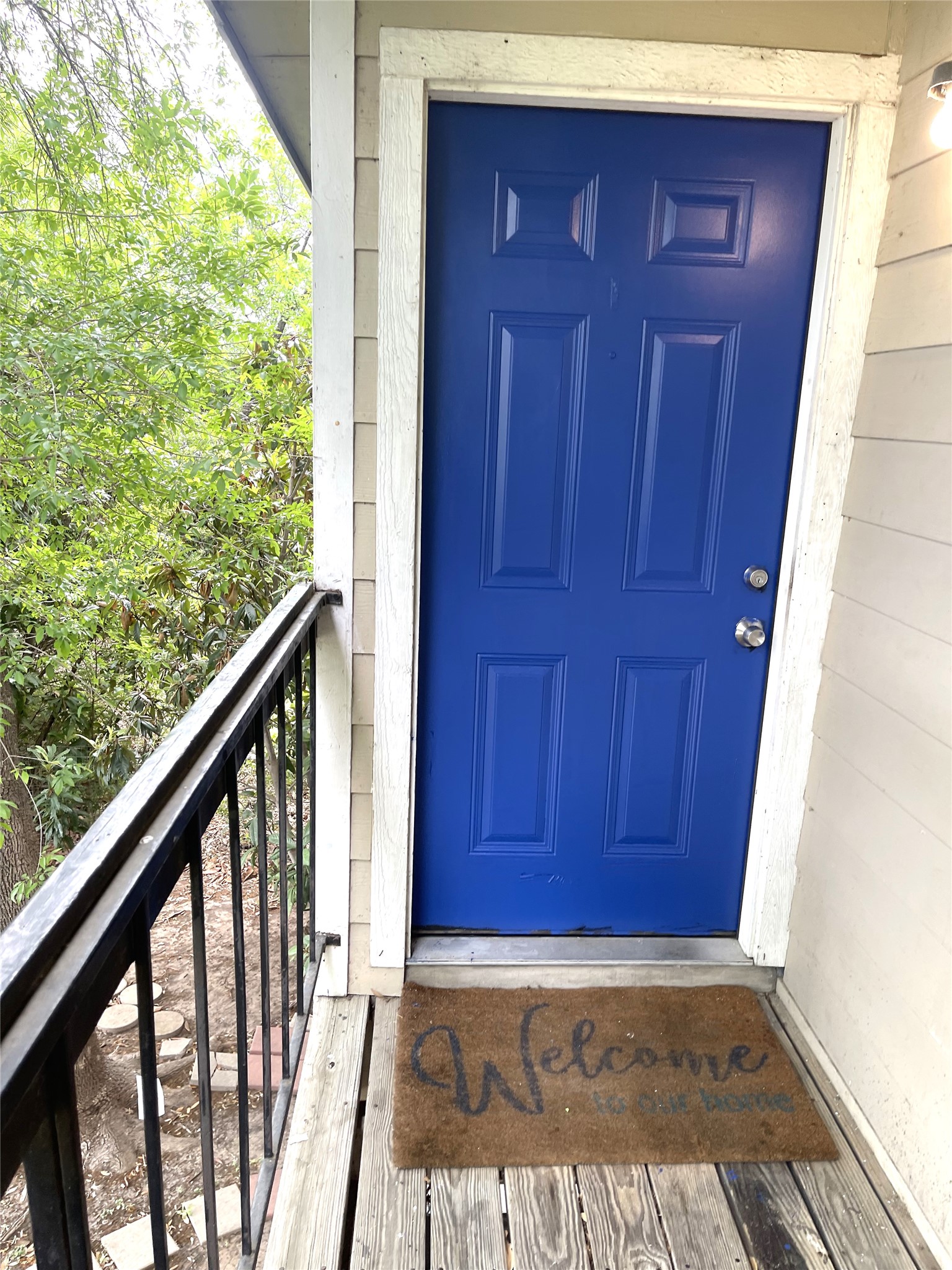 2005 West Loop, Unit D2 Austin, TX 78758 - Photo 24 of 31 a view of stairs