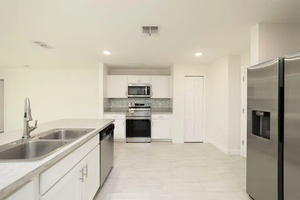 $2,600 | 1381 Southeast Bayharbor Street, Port St. Lucie, FL 34983