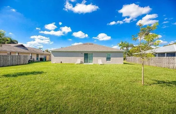 $2,600 | 1381 Southeast Bayharbor Street, Port St. Lucie, FL 34983