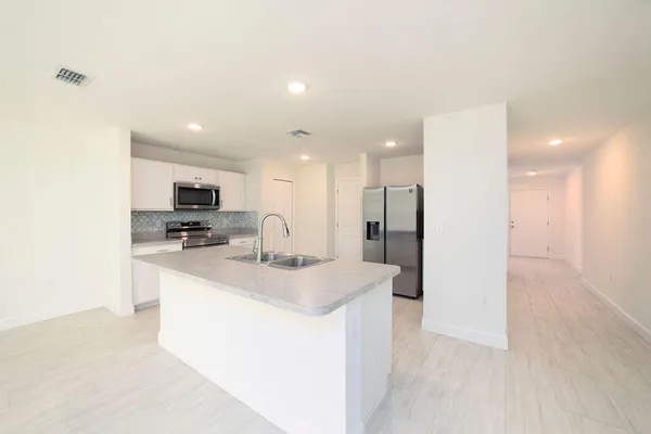 $2,600 | 1381 Southeast Bayharbor Street, Port St. Lucie, FL 34983