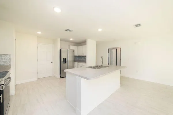 $2,600 | 1381 Southeast Bayharbor Street, Port St. Lucie, FL 34983