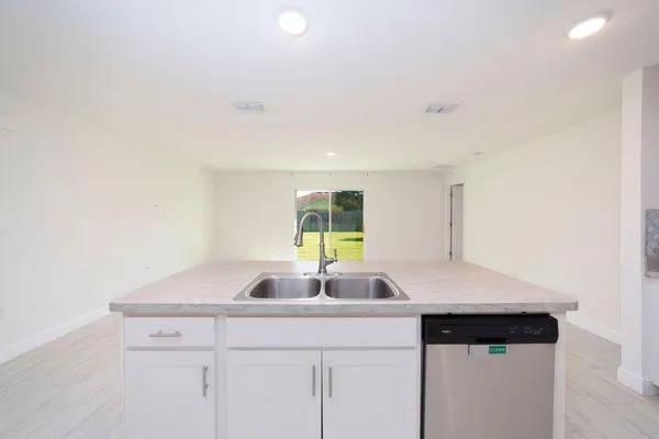 $2,600 | 1381 Southeast Bayharbor Street, Port St. Lucie, FL 34983