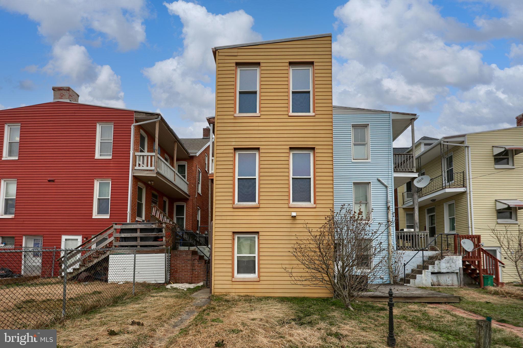 138 South 6th Street Columbia, PA 17512 - Photo 25 of 28 a front view of a house