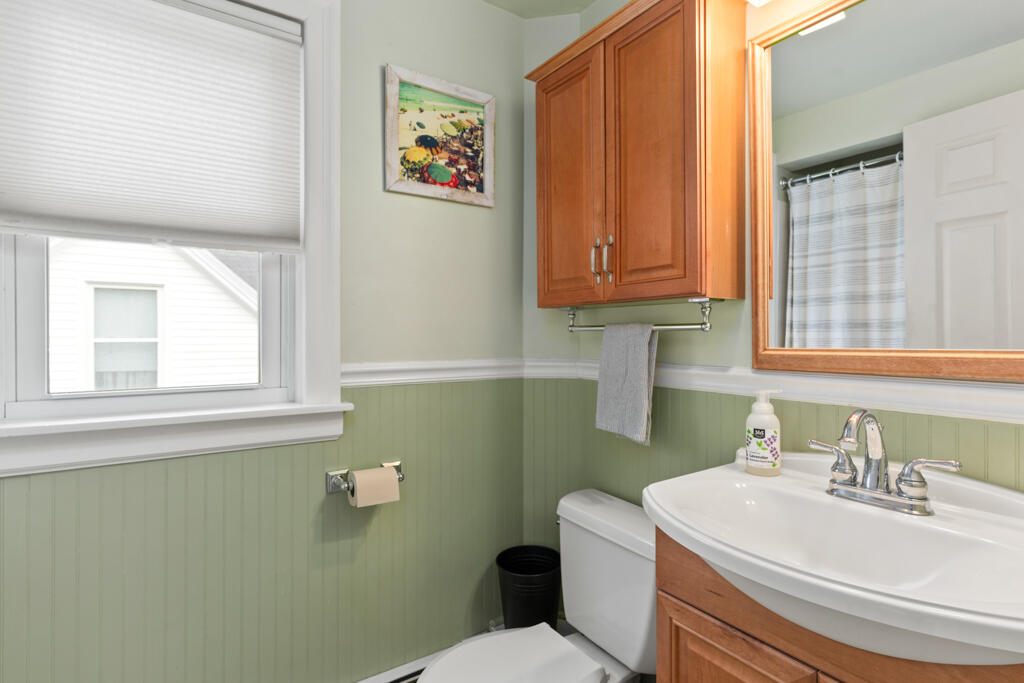7 Abbott Street Portland, ME 04103 - Photo 35 of 46 Full Bathroom