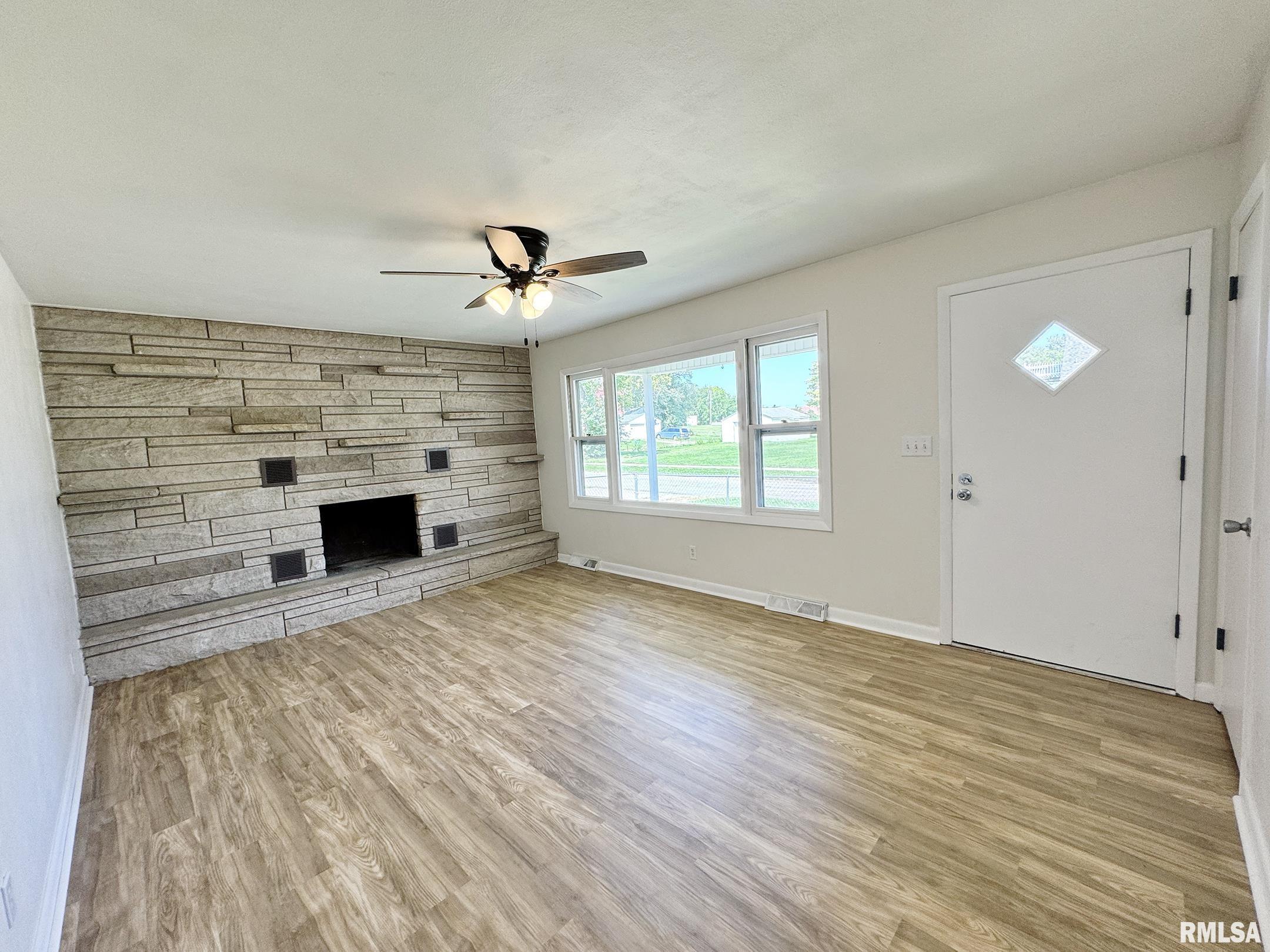 926 East Percy Avenue Springfield, IL 62702 - Photo 9 of 19