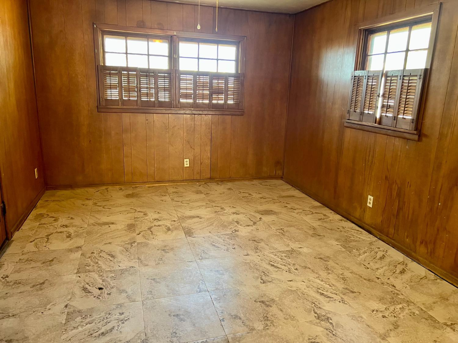 815 Avenue A Ralls, TX 79357 - Photo 8 of 13 Photo 8