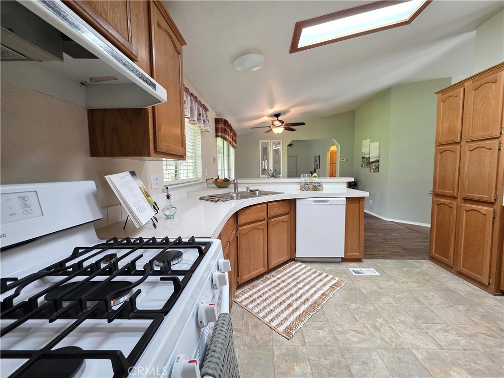 350 Gilmore Road, Unit 111 Red Bluff, CA 96080 - Photo 11 of 48 Gallery Image 11