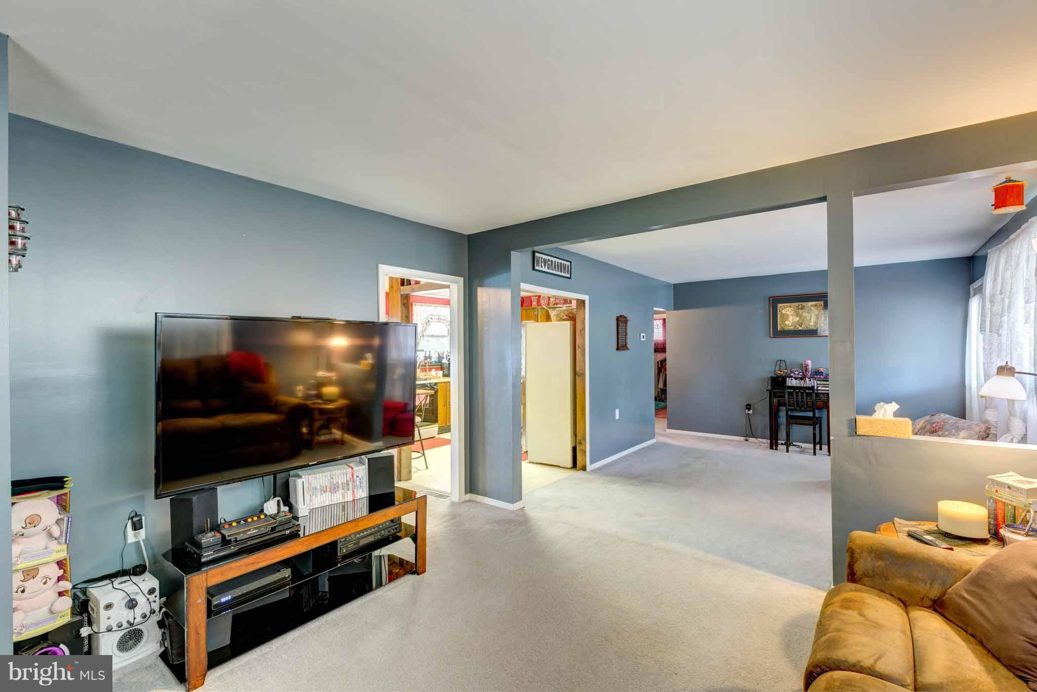 140 Wengate Road Owings Mills, MD 21117 - Photo 6 of 30 Living Room