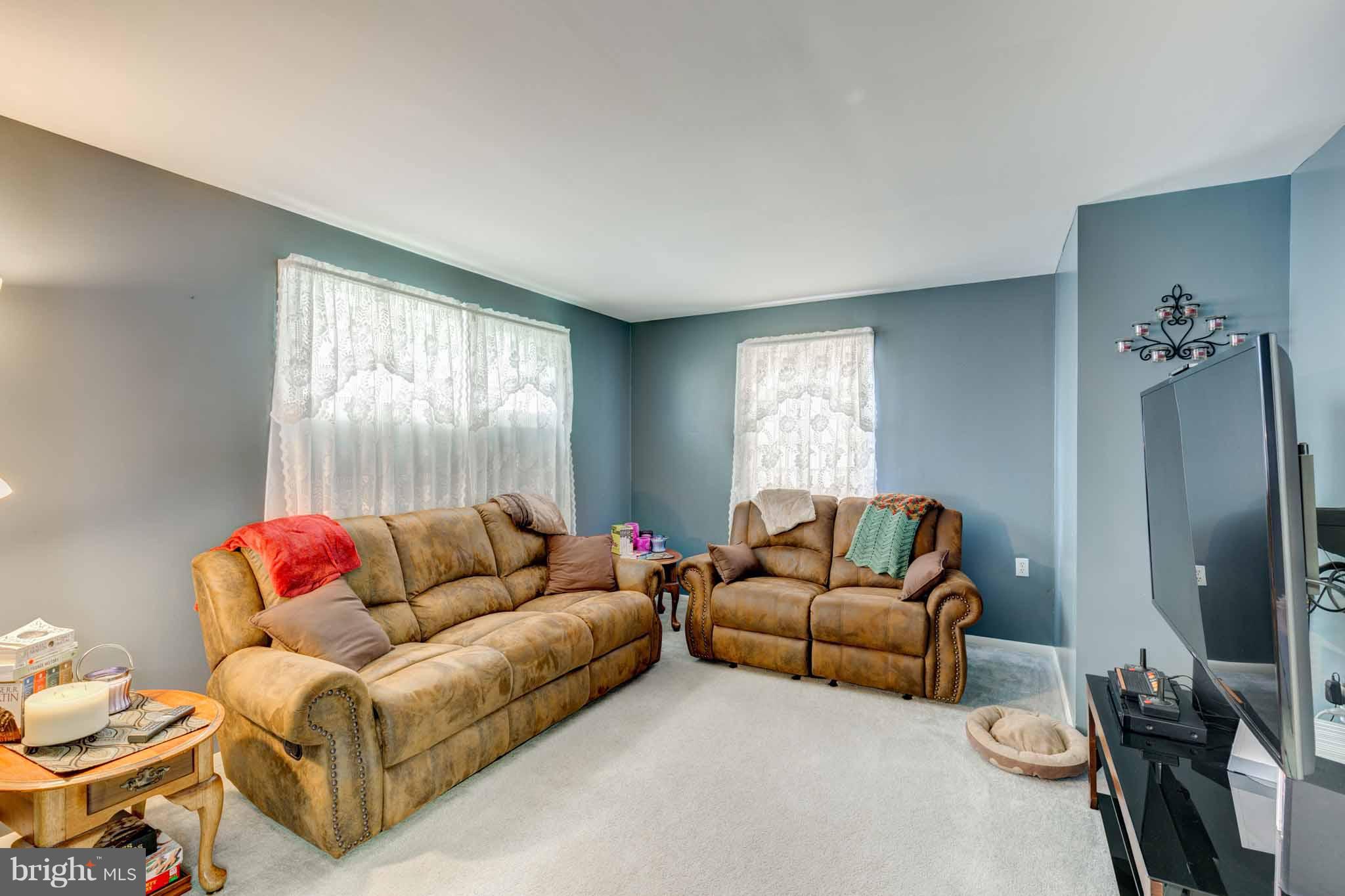 140 Wengate Road Owings Mills, MD 21117 - Photo 7 of 30 Living Room
