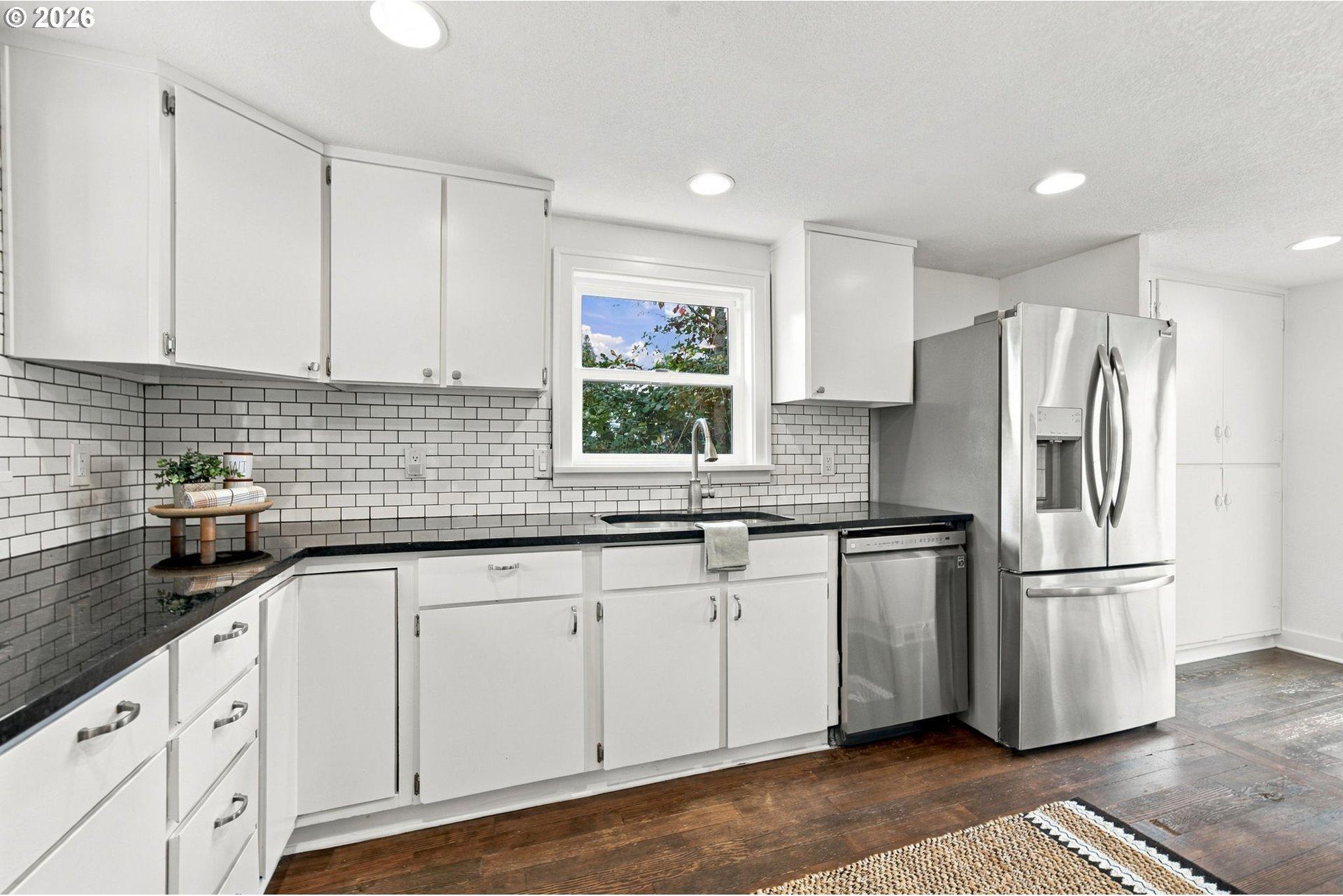 38420 Southeast Boitano Road Sandy, OR 97055 - Photo 15 of 48 Kitchen