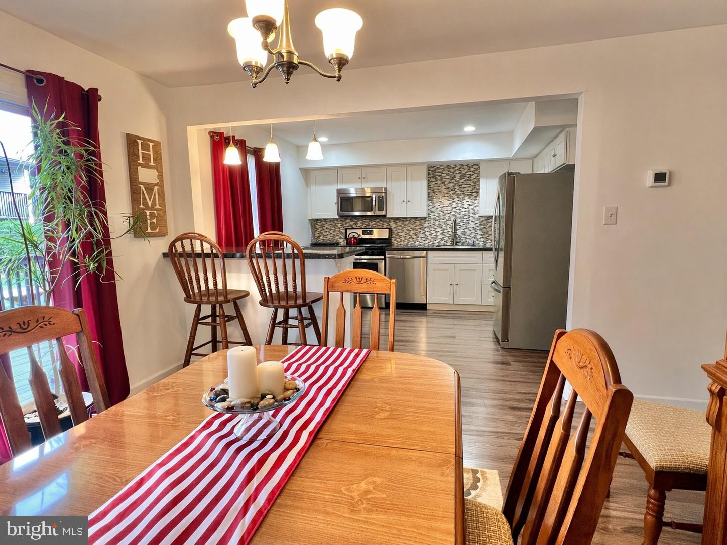 69 Azalea Way Reading, PA 19606 - Photo 12 of 33 Dining/Kitchen