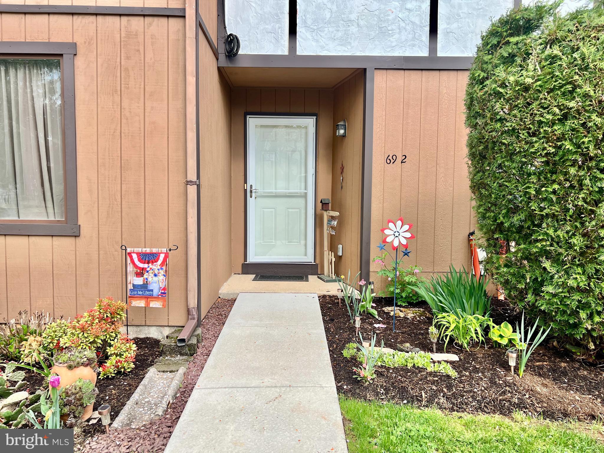 69 Azalea Way Reading, PA 19606 - Photo 2 of 33 Front Porch