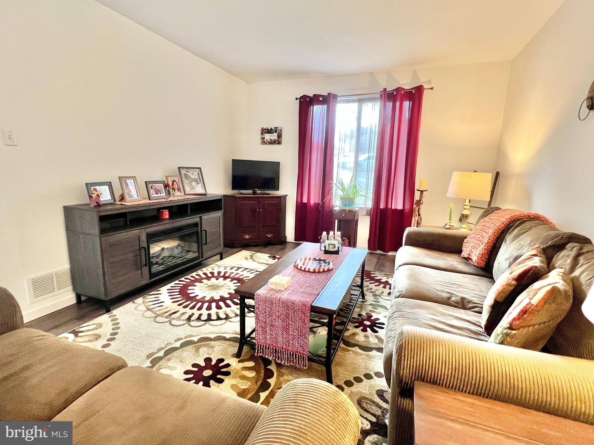 69 Azalea Way Reading, PA 19606 - Photo 5 of 33 Living Room