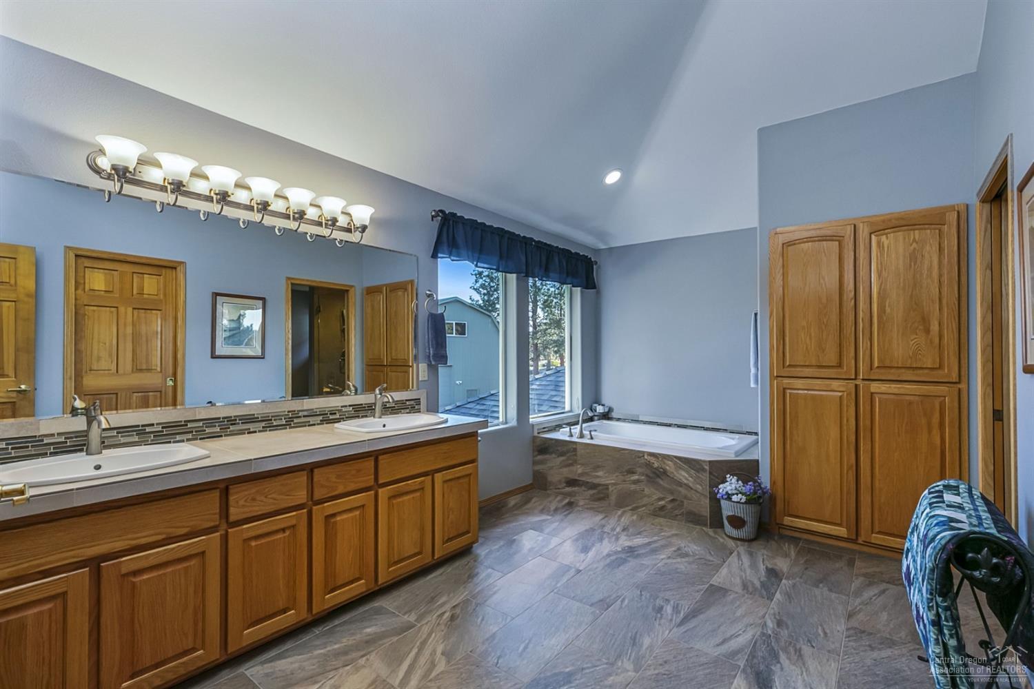 20516 Rusticate Road Bend, OR 97702 - Photo 18 of 25 Additional Photo