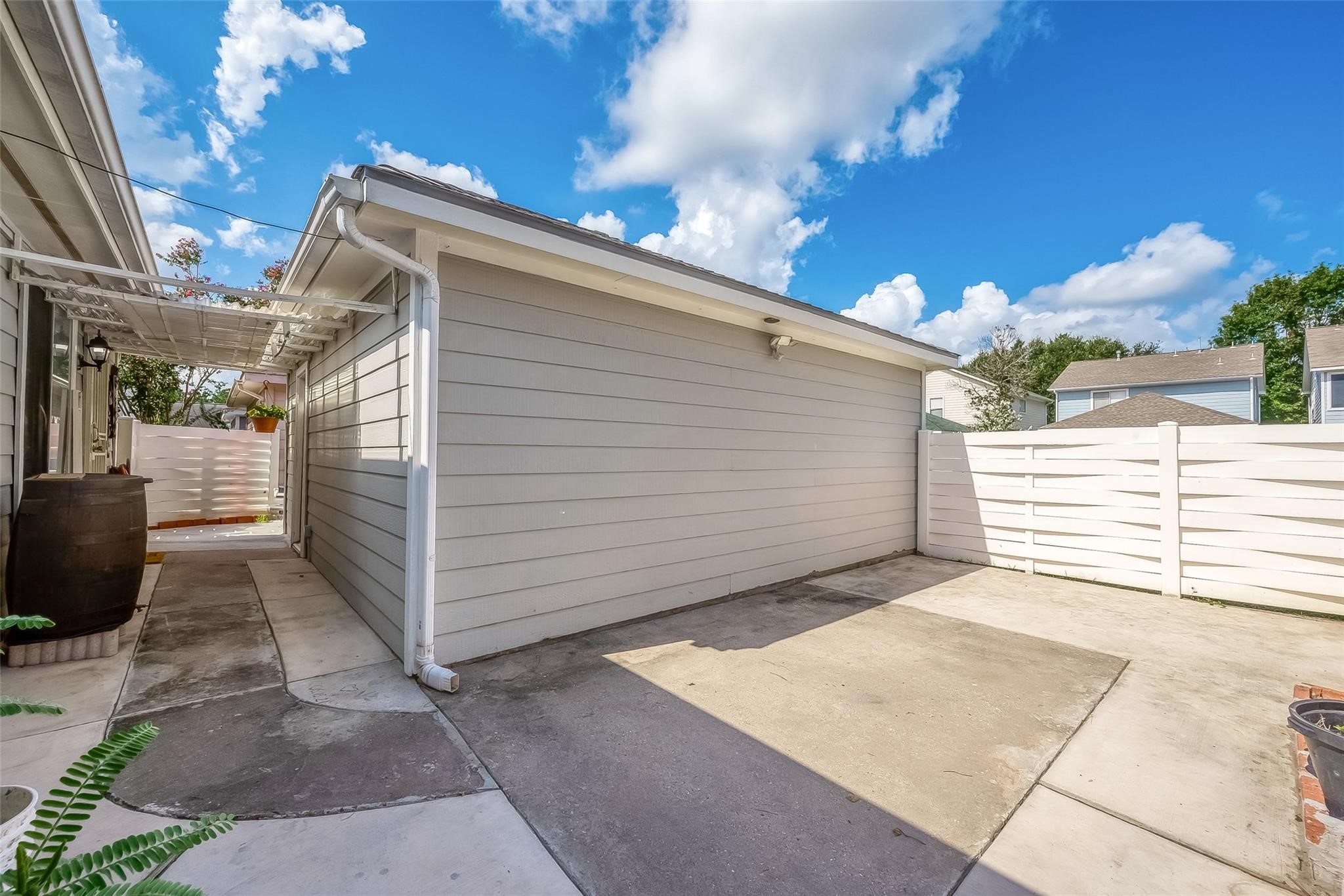 9511 Farrell Drive Houston, TX 77070 - Photo 26 of 28 a view of a back yard of the building