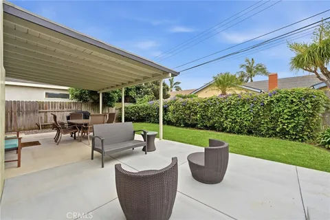 $1,675,000 | 21551 Kanakoa Lane, Huntington Beach, CA 92646