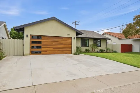 $1,675,000 | 21551 Kanakoa Lane, Huntington Beach, CA 92646