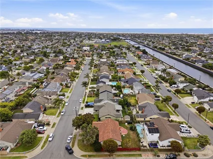 $1,675,000 | 21551 Kanakoa Lane, Huntington Beach, CA 92646