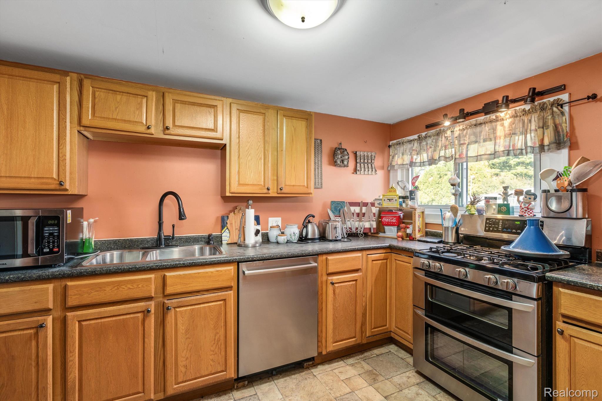 3080 Grant Road Rochester, MI 48309 - Photo 18 of 36 Gallery Image 18