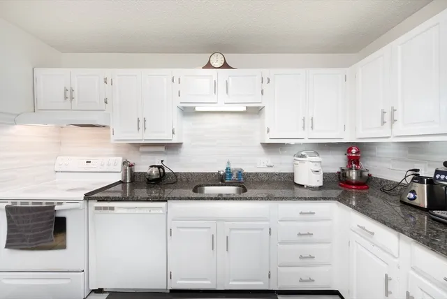 $2,900 | 2500 Mystic Valley Parkway, Unit 403, Medford, MA 02155