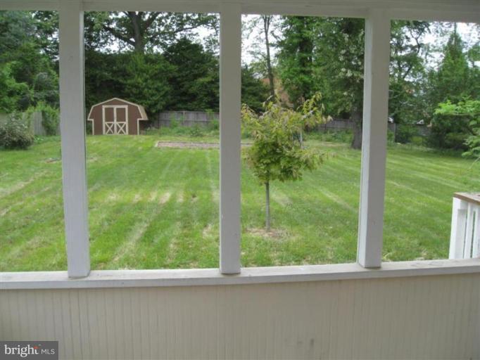 3913 Estel Road Fairfax, VA 22031 - Photo 13 of 17 Screened-in Porch