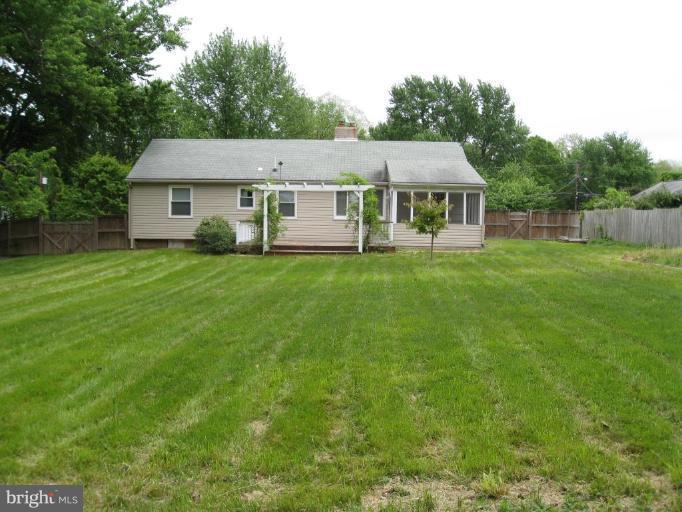 3913 Estel Road Fairfax, VA 22031 - Photo 14 of 17 Back yard