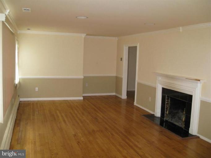 3913 Estel Road Fairfax, VA 22031 - Photo 4 of 17 Family Room