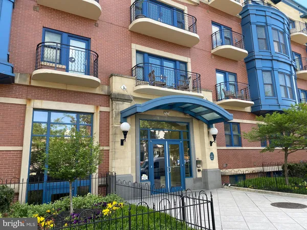 $2,400 | 401 13th Street Northeast, Unit PH3, Washington, DC 20002